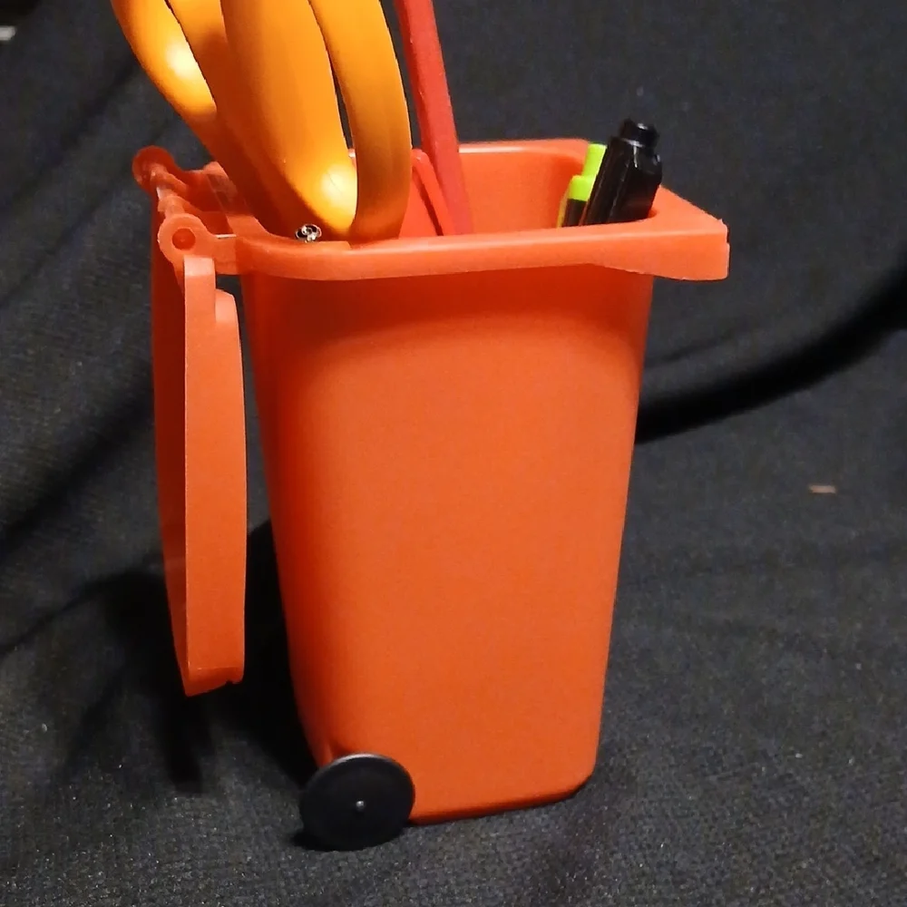 Trash Can Mini Red Recycling Bin Desk Organizer